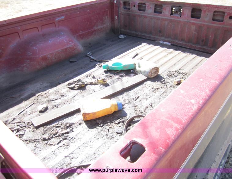 image for item 2969 1988 Ford F150 Custom extended cab pickup truck