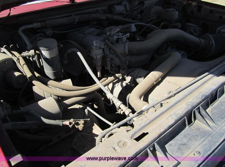 image for item 2969 1988 Ford F150 Custom extended cab pickup truck