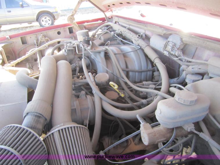 image for item 2969 1988 Ford F150 Custom extended cab pickup truck