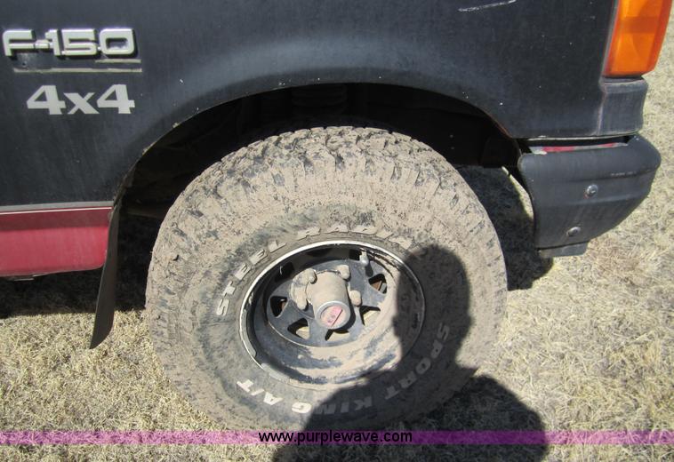 image for item 2969 1988 Ford F150 Custom extended cab pickup truck