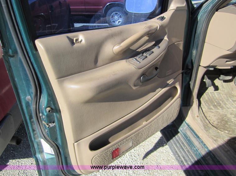 image for item 3438 1997 Ford Expedition Eddie Bauer SUV