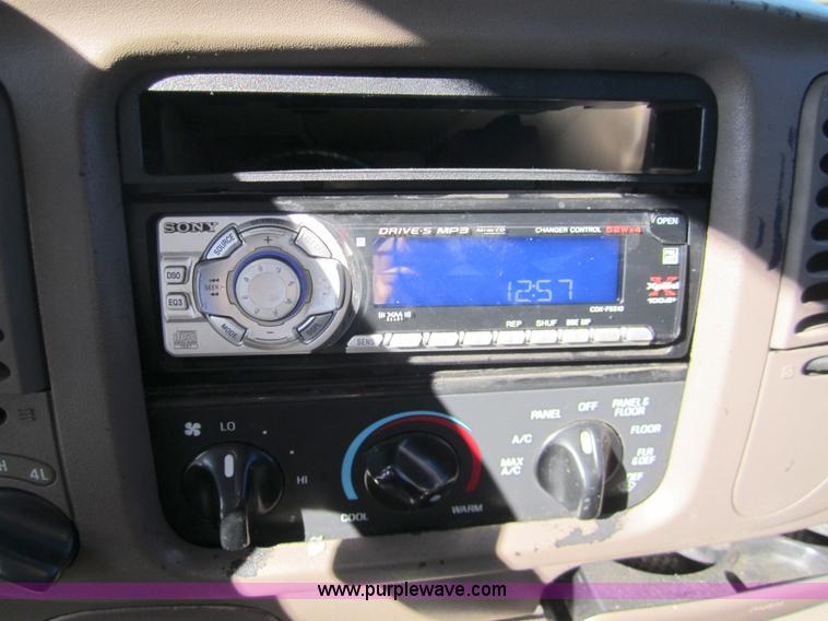 image for item 3438 1997 Ford Expedition Eddie Bauer SUV