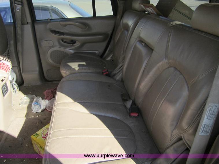 image for item 3438 1997 Ford Expedition Eddie Bauer SUV