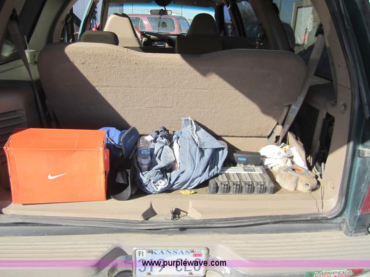 image for item 3438 1997 Ford Expedition Eddie Bauer SUV