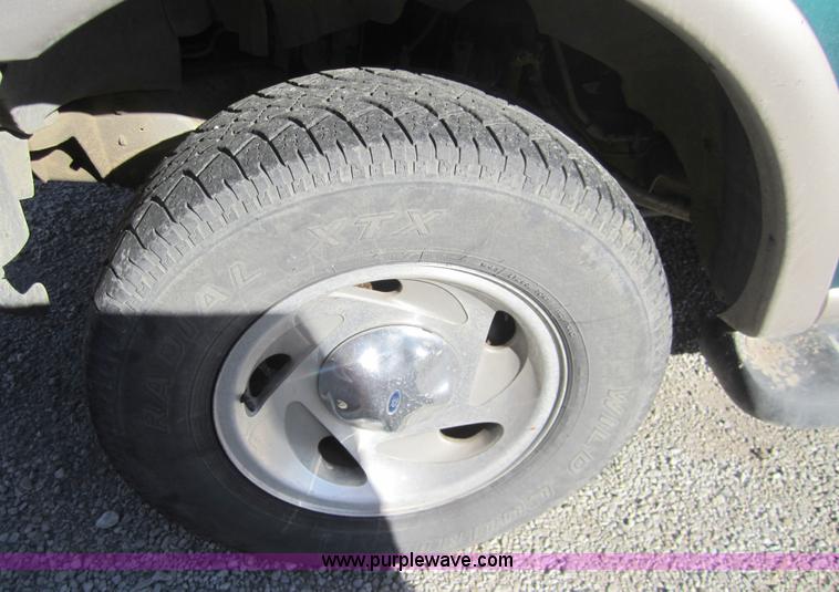 image for item 3438 1997 Ford Expedition Eddie Bauer SUV