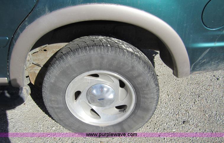 image for item 3438 1997 Ford Expedition Eddie Bauer SUV