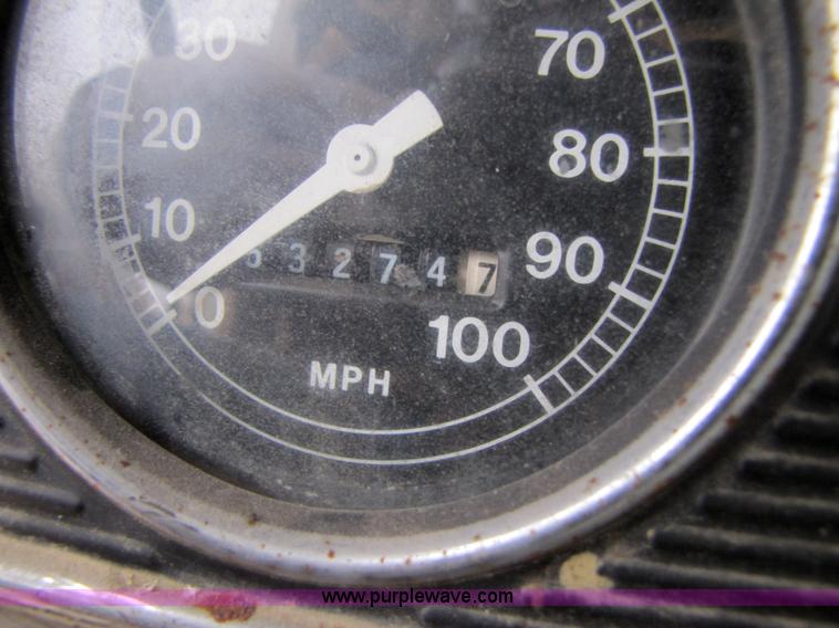 image for item 3585 1977 Ford F600 dump truck