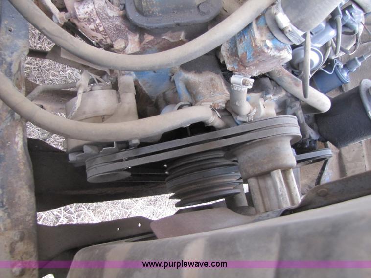 image for item 3585 1977 Ford F600 dump truck