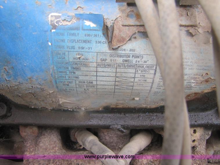 image for item 3585 1977 Ford F600 dump truck