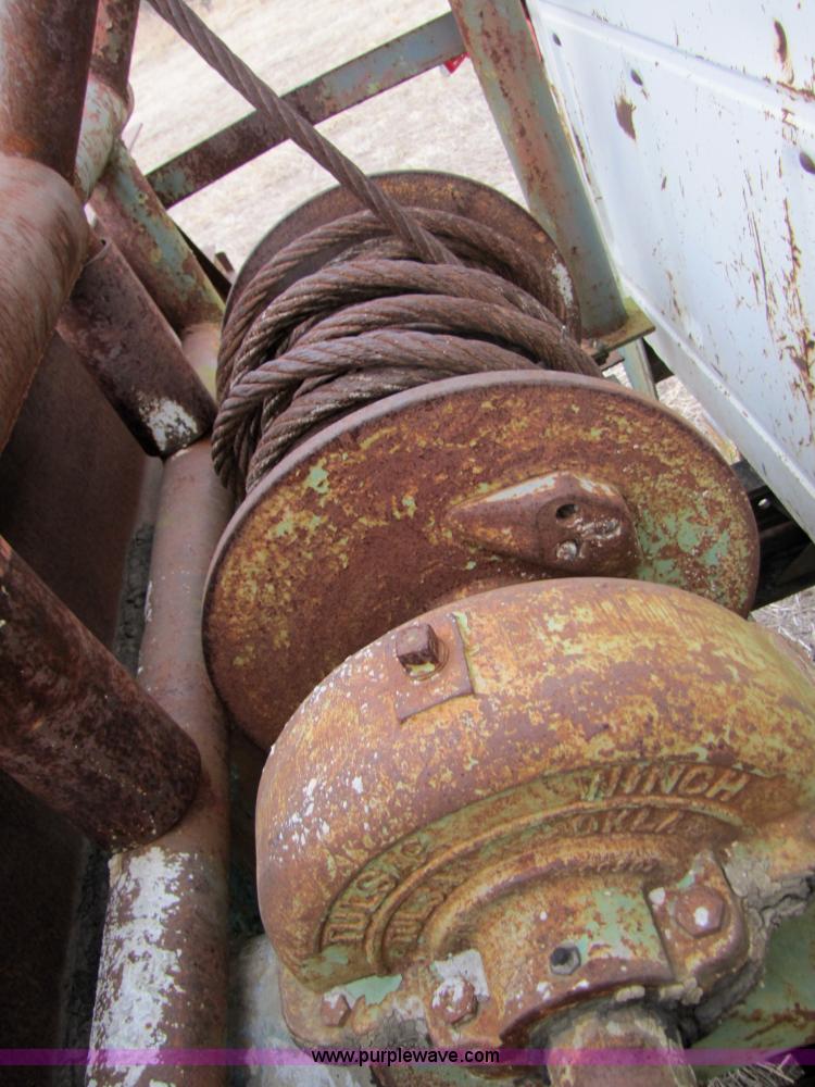 image for item 3585 1977 Ford F600 dump truck