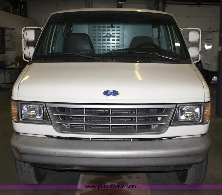 image for item 4820 1993 Ford Econoline E250 cargo van
