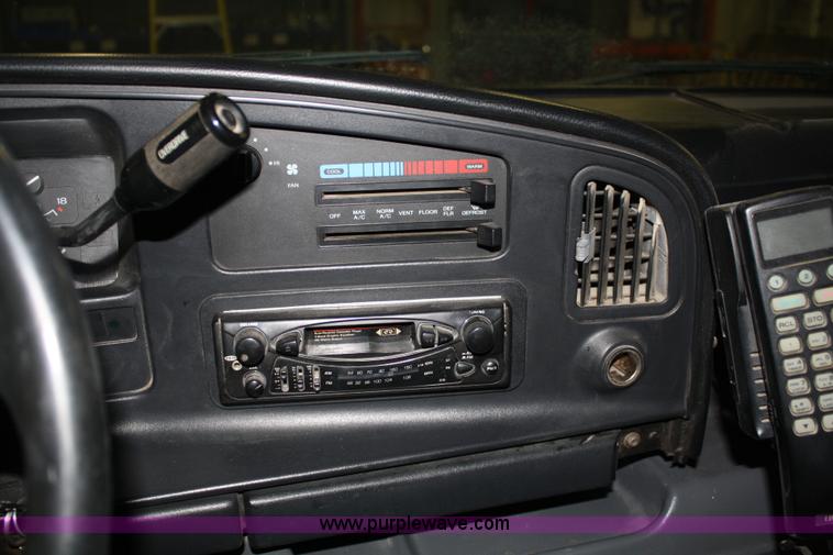 image for item 4820 1993 Ford Econoline E250 cargo van