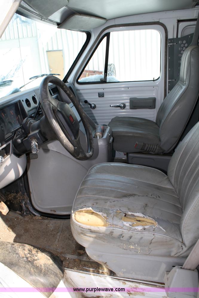 image for item 4821 1996 GMC Vandura G3500 cargo van