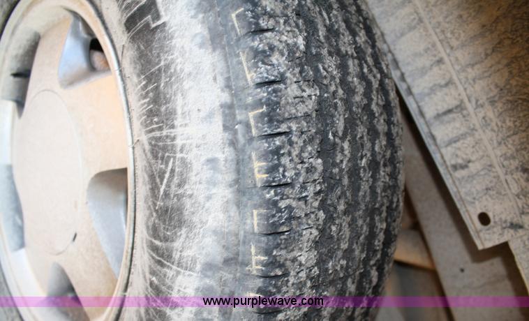 image for item 4921 1997 Chevrolet K1500 Suburban SUV