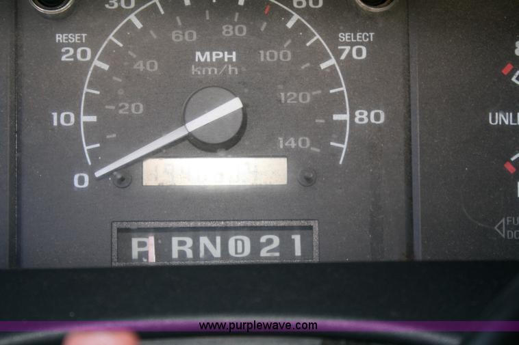 image for item 4926 1992 Ford Bronco Custom SUV