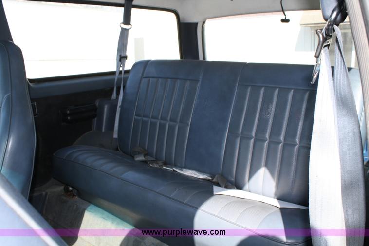 image for item 4926 1992 Ford Bronco Custom SUV