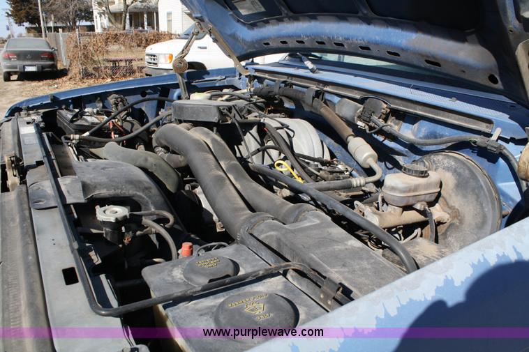 image for item 4926 1992 Ford Bronco Custom SUV