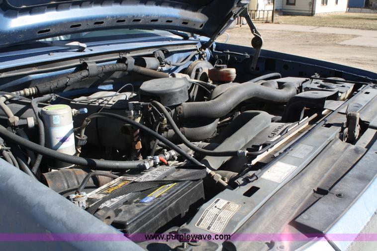 image for item 4926 1992 Ford Bronco Custom SUV