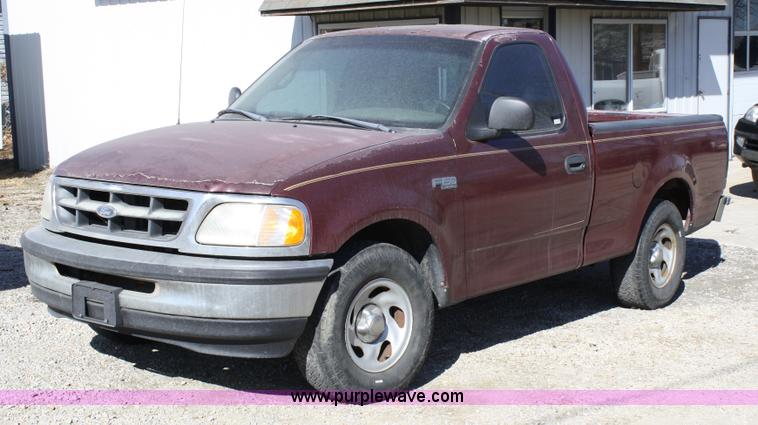 image for item 4927 1998 Ford F150 XL pickup truck