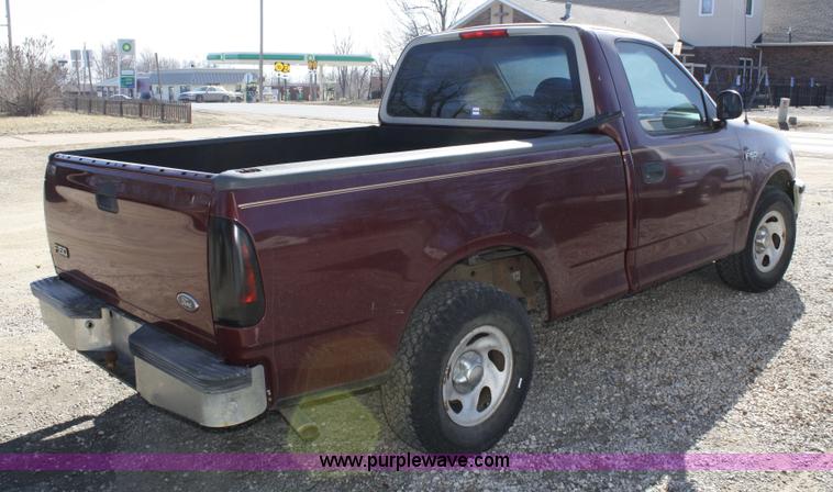 image for item 4927 1998 Ford F150 XL pickup truck