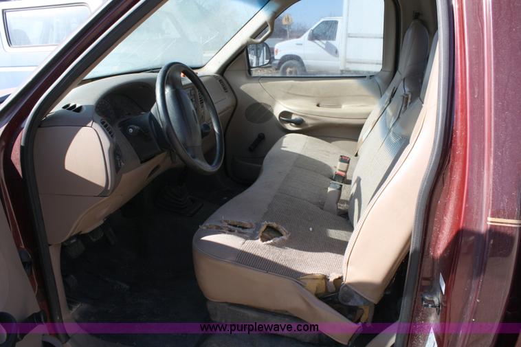 image for item 4927 1998 Ford F150 XL pickup truck