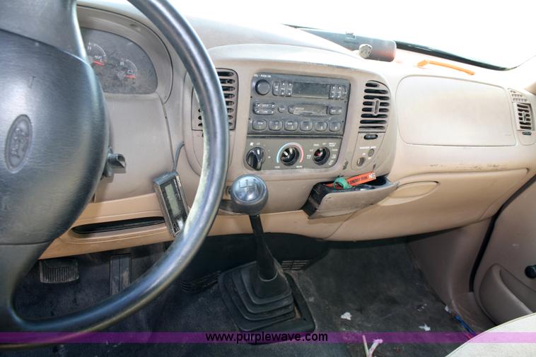 image for item 4927 1998 Ford F150 XL pickup truck