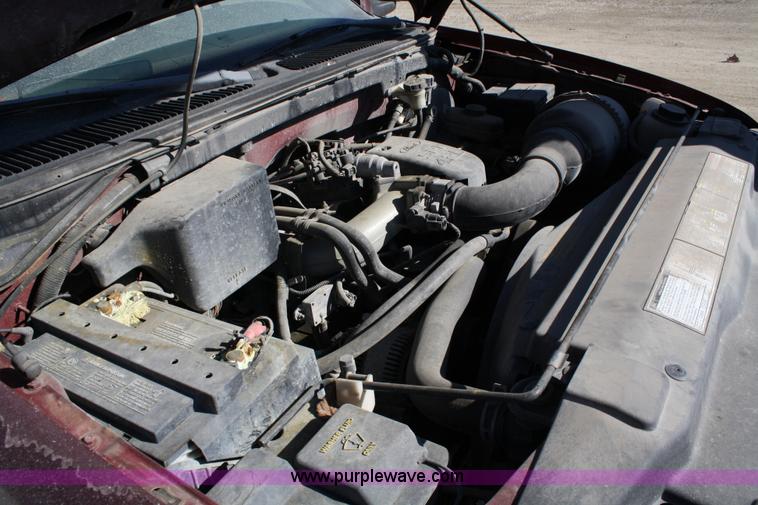 image for item 4927 1998 Ford F150 XL pickup truck