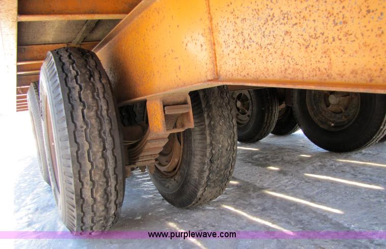 image for item 5304 1990 Econoline 22' flatbed trailer