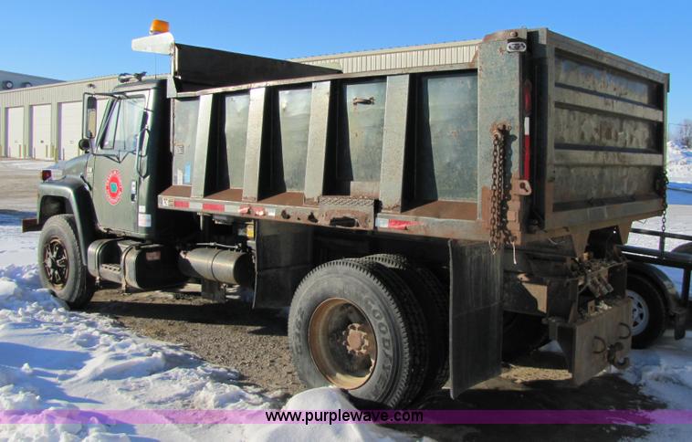 image for item 5311 1984 International 1954 dump truck