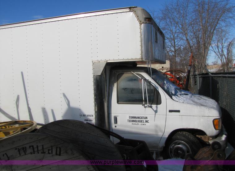 image for item 5355 1994 Ford E350 cube van