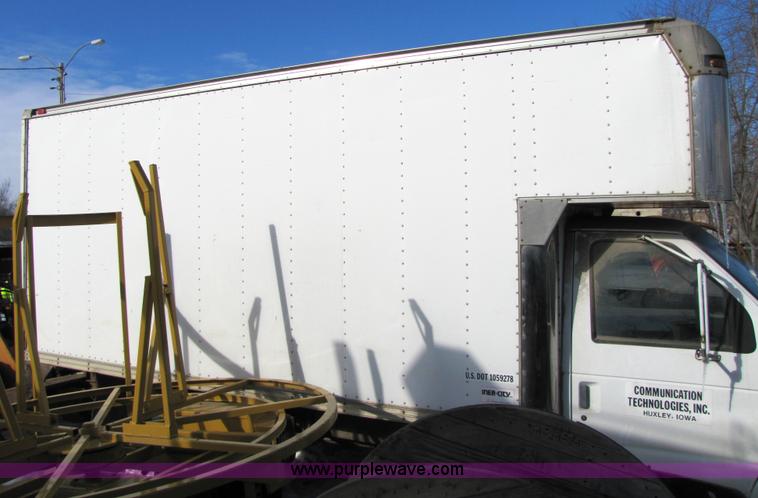 image for item 5355 1994 Ford E350 cube van