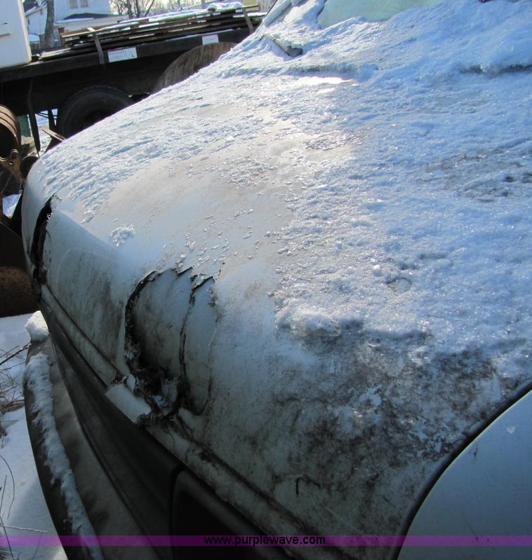 image for item 5355 1994 Ford E350 cube van