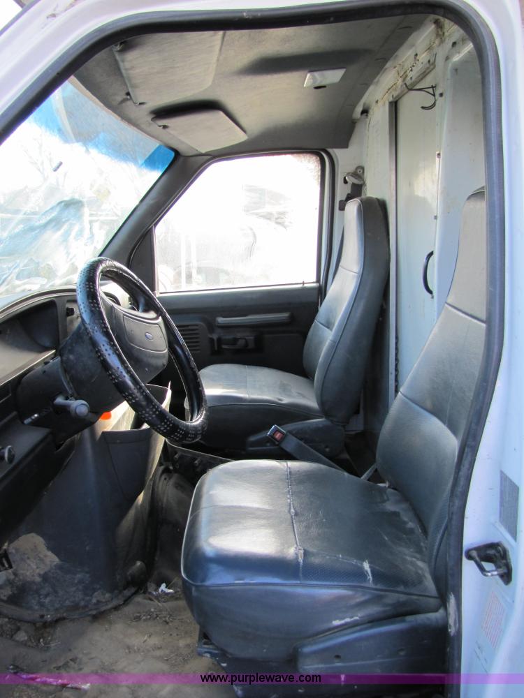 image for item 5355 1994 Ford E350 cube van