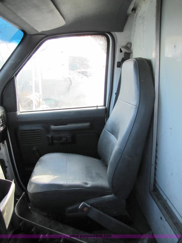image for item 5355 1994 Ford E350 cube van