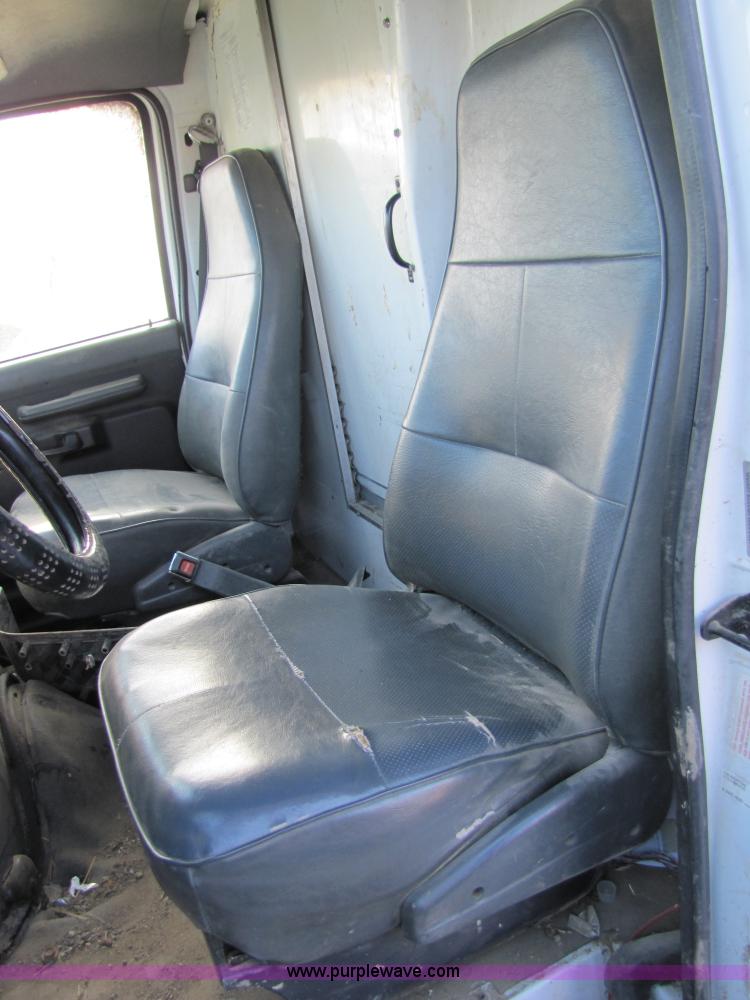 image for item 5355 1994 Ford E350 cube van
