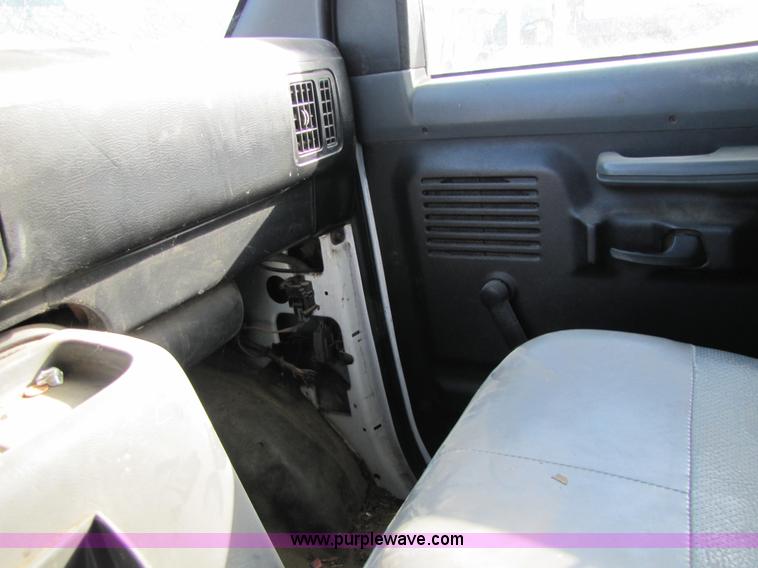 image for item 5355 1994 Ford E350 cube van