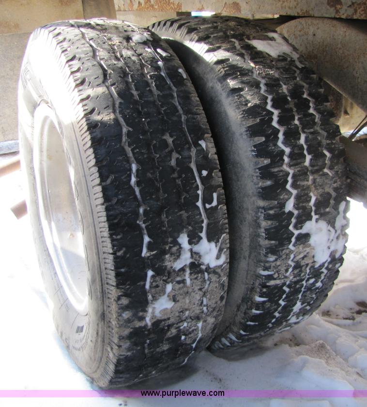 image for item 5355 1994 Ford E350 cube van