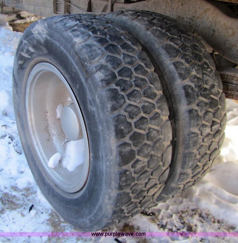 image for item 5355 1994 Ford E350 cube van