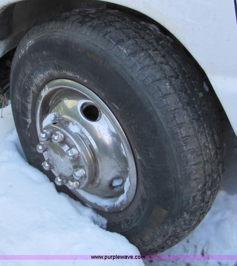 image for item 5355 1994 Ford E350 cube van