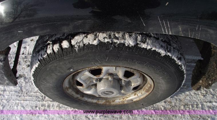 image for item 5421 1989 Mazda B2200 pickup truck