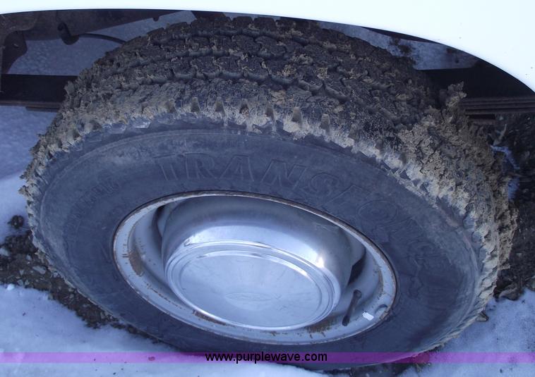 image for item 5489 1994 Ford E250 cargo van