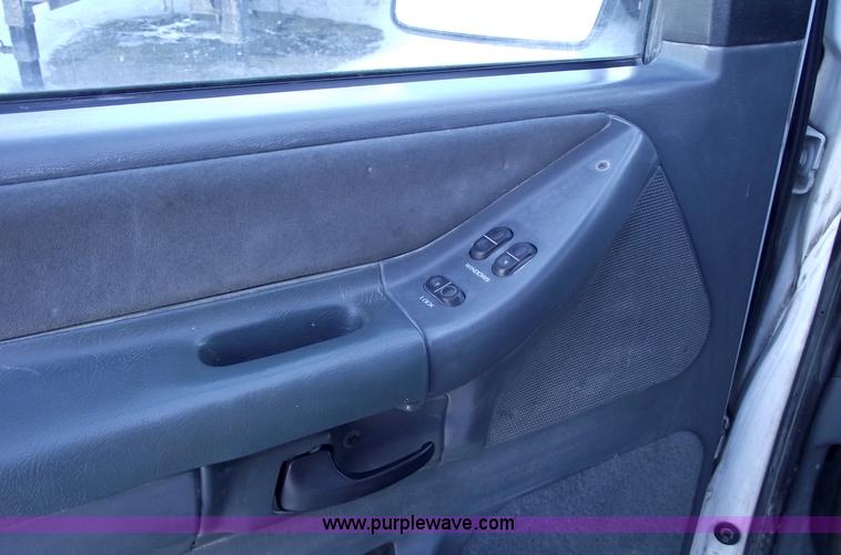 image for item 5489 1994 Ford E250 cargo van