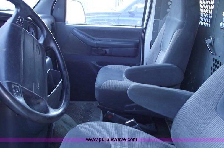 image for item 5489 1994 Ford E250 cargo van
