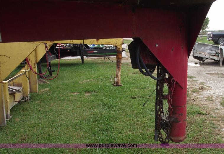 image for item 5868 1996 Bonanza stock trailer