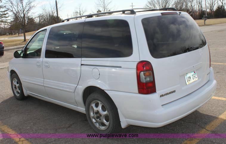 image for item 6080 2003 Oldsmobile Silhouette mini van