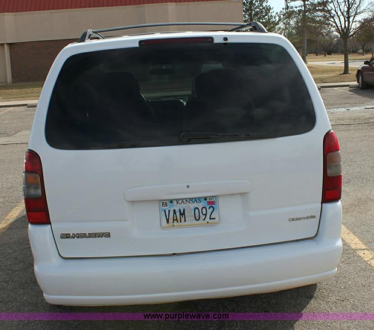 image for item 6080 2003 Oldsmobile Silhouette mini van