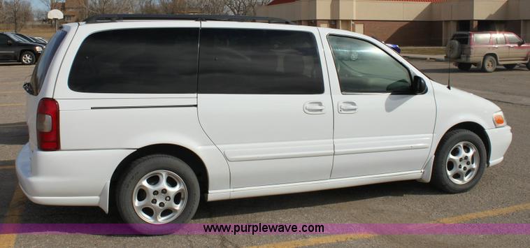 image for item 6080 2003 Oldsmobile Silhouette mini van