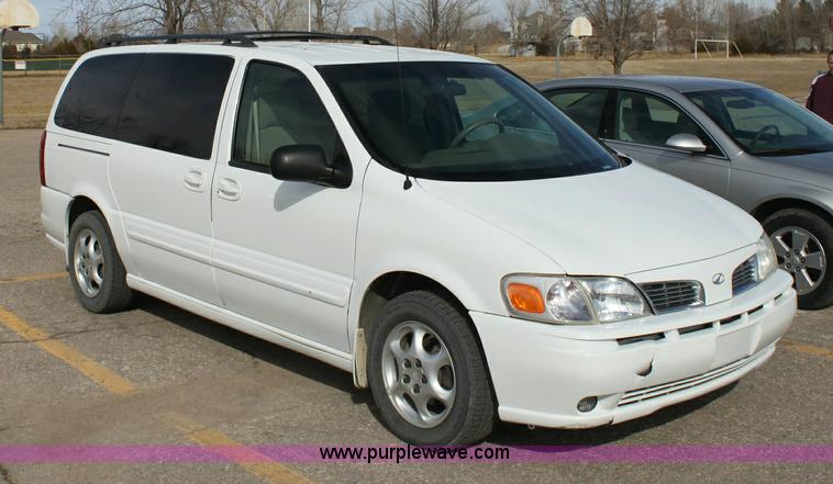 image for item 6080 2003 Oldsmobile Silhouette mini van