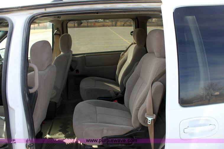 image for item 6080 2003 Oldsmobile Silhouette mini van