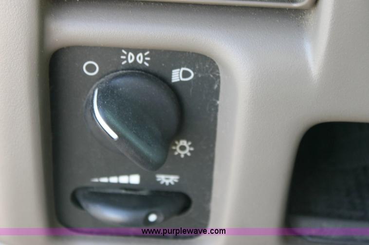 image for item 6080 2003 Oldsmobile Silhouette mini van